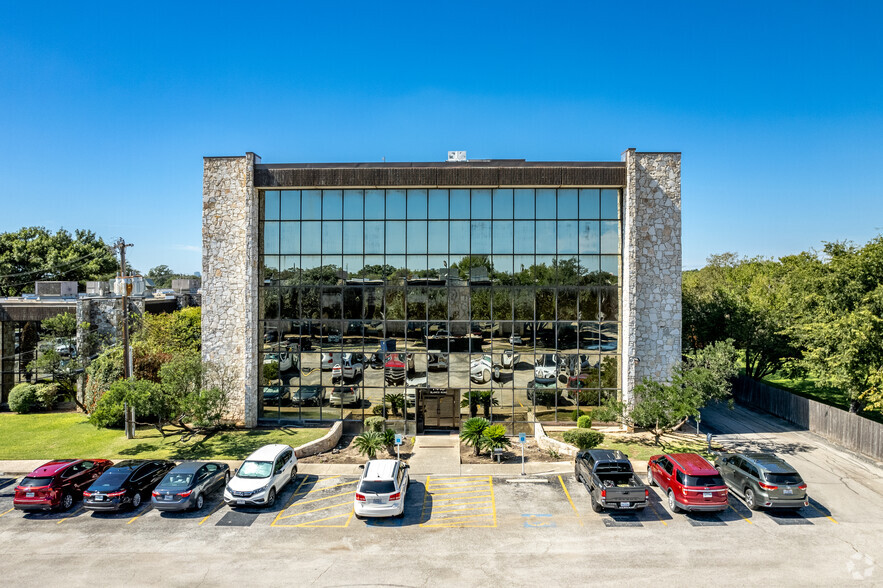 7410 Blanco Rd, San Antonio, TX for lease - Building Photo - Image 2 of 3