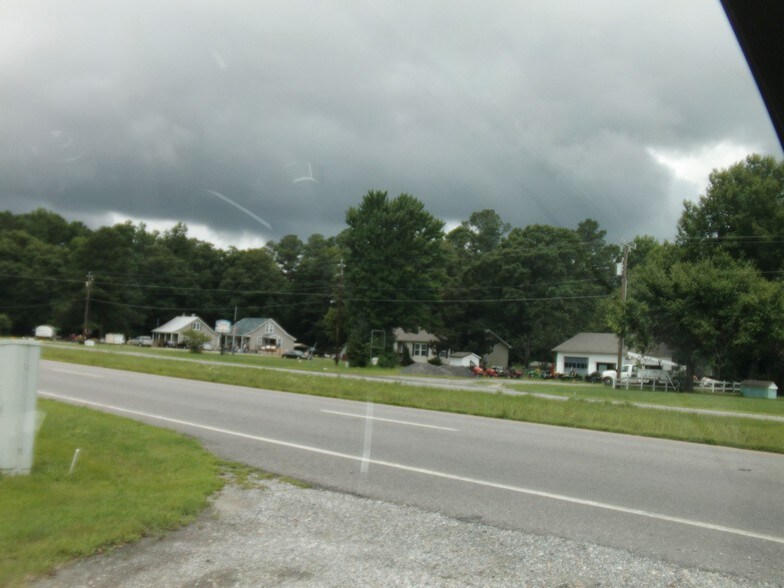 5959 Lewis Puller Hwy, Mattaponi, VA for sale - Building Photo - Image 1 of 1