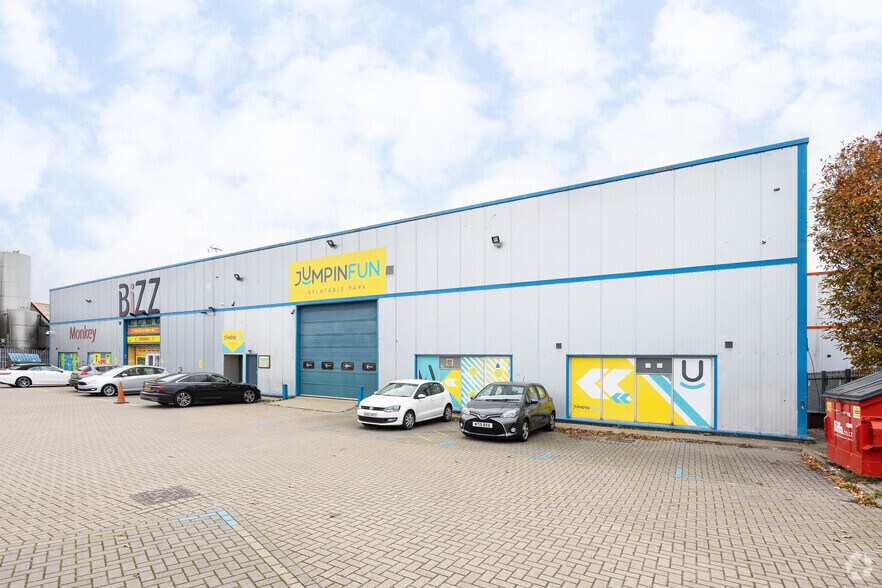 Chaucer Clos, Rochester for sale - Primary Photo - Image 1 of 1