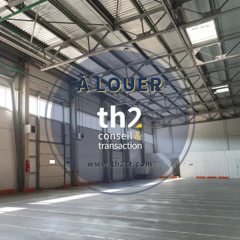 Location Commerce 821 m² - Photo 1