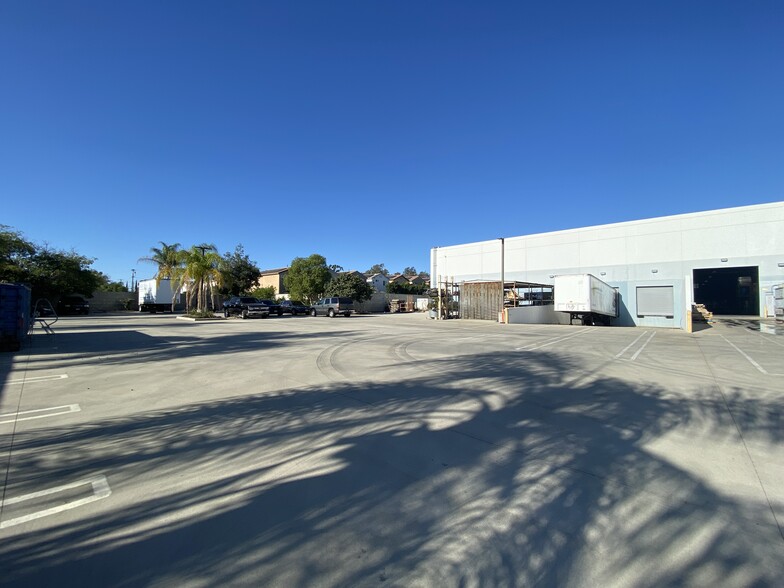 10349 Norris Ave, Pacoima, CA for lease - Building Photo - Image 3 of 7