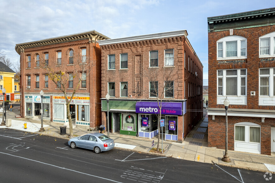 338-340 Main St, Southbridge, MA for lease - Primary Photo - Image 1 of 5