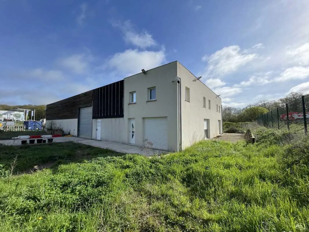 Flex in Amblainville for sale Building Photo- Image 1 of 12