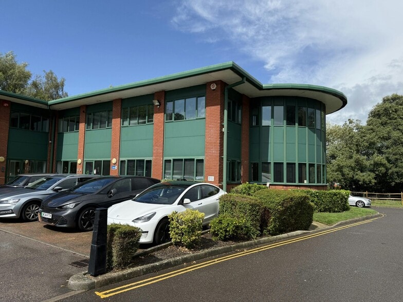 Bedford Rd, Petersfield for lease - Building Photo - Image 3 of 3