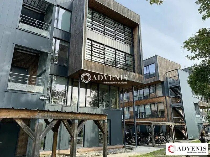 Office in Mérignac for lease Building Photo- Image 1 of 13