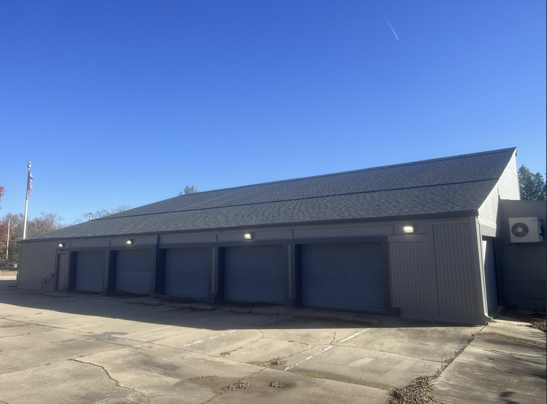 7801 Blue Ridge Blvd, Kansas City, MO for lease - Building Photo - Image 3 of 12