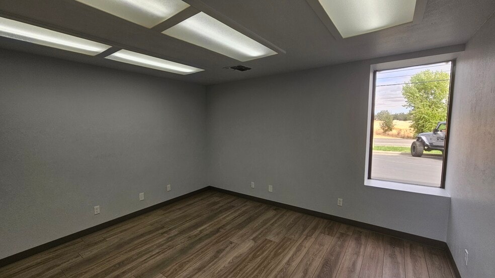 2175 Pfe Rd, Roseville, CA for lease - Building Photo - Image 3 of 5