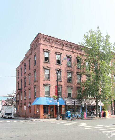 247 Main St, Northampton, MA for sale - Primary Photo - Image 1 of 1