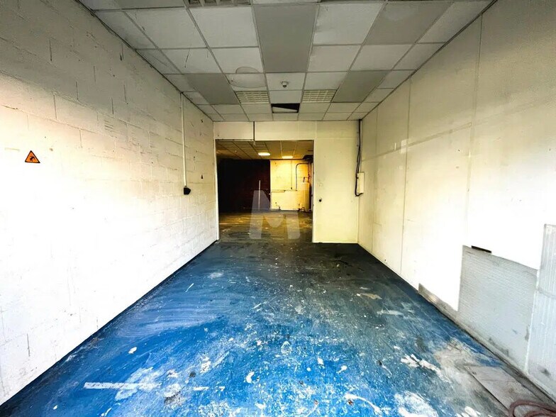 Flex in Évry-Courcouronnes for lease - Interior Photo - Image 2 of 9