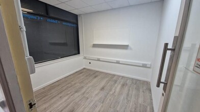 High Rd, Benfleet for lease Interior Photo- Image 1 of 1