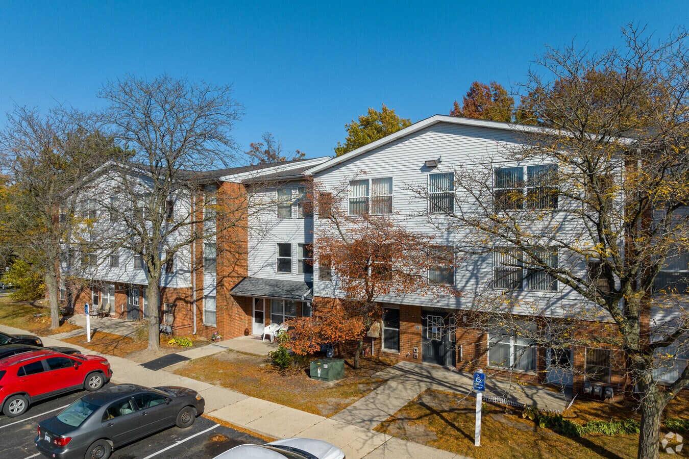 13210 Village Park Rd, Southgate, MI 48195