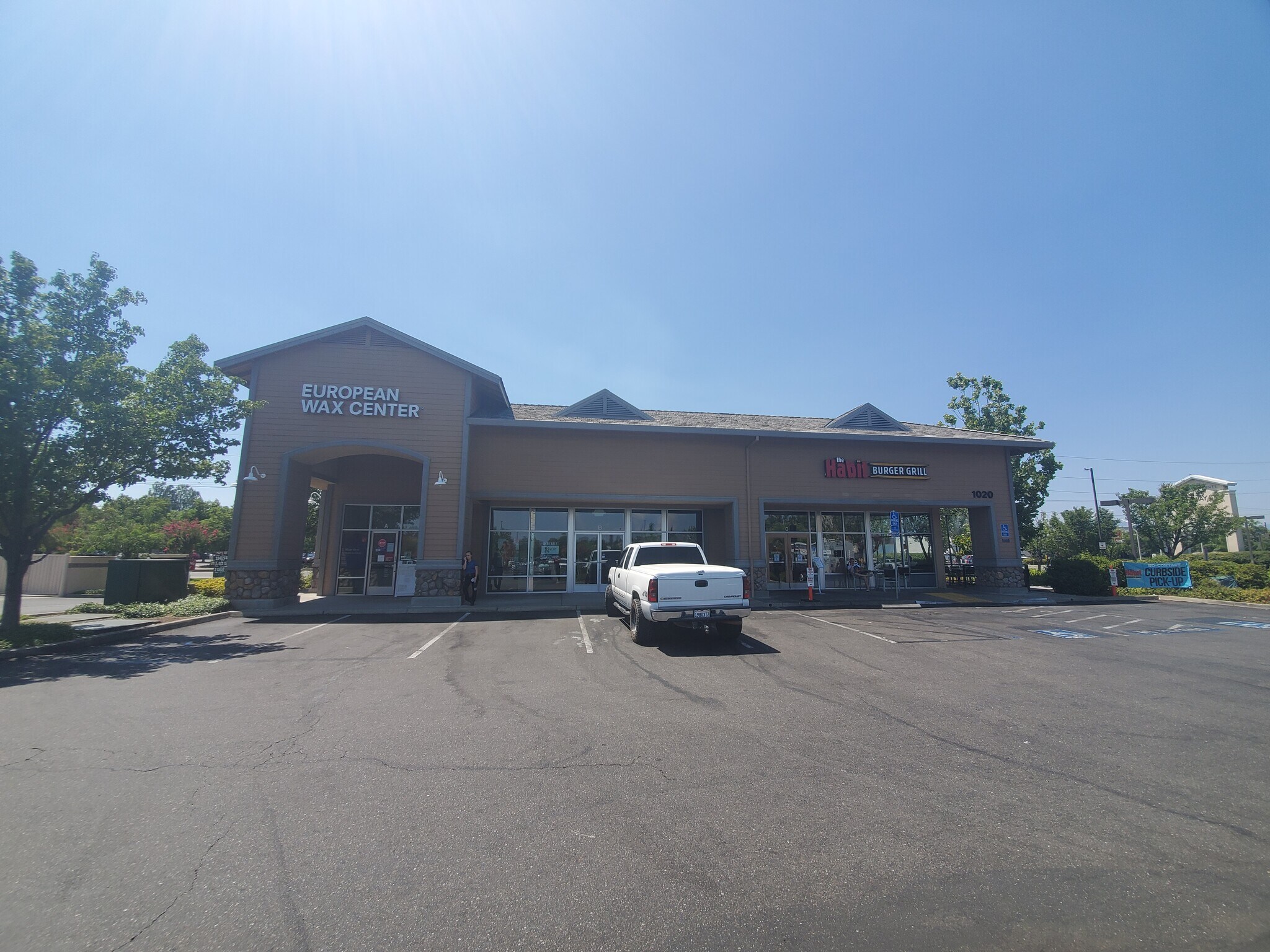 1020 E Cypress Ave, Redding, CA for sale Building Photo- Image 1 of 1