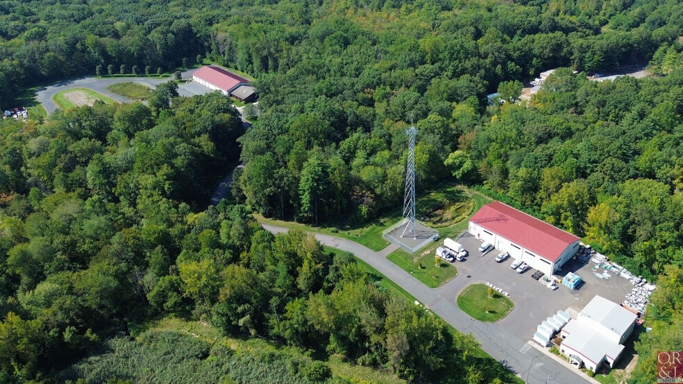 103 & 103R Old Windsor Rd portfolio of 2 properties for sale on LoopNet.com - Building Photo - Image 2 of 34