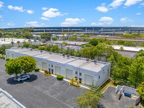 2937 Ravenswood Rd, Fort Lauderdale, FL for lease Interior Photo- Image 1 of 8