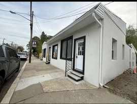 Coffee, Bakery, Retail, Restaurant, offices - Storefront Property