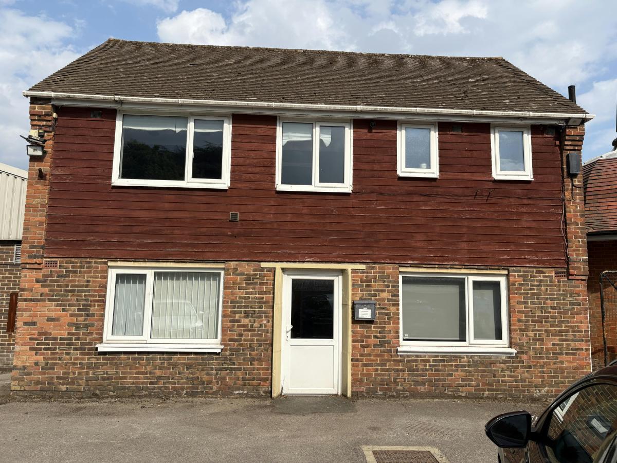 Shore Rd, Warsash for sale Primary Photo- Image 1 of 1