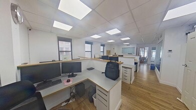 120 W 31st St, New York, NY for lease Interior Photo- Image 2 of 6