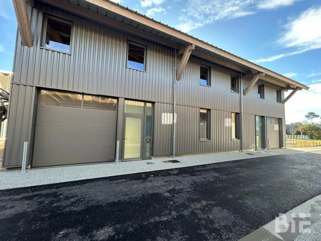 Vente Local d'activités 229 m² - Photo 1