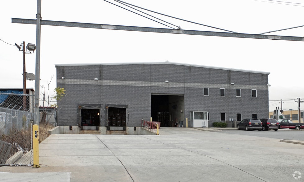 629 Henry St, Elizabeth, NJ for lease - Building Photo - Image 1 of 11