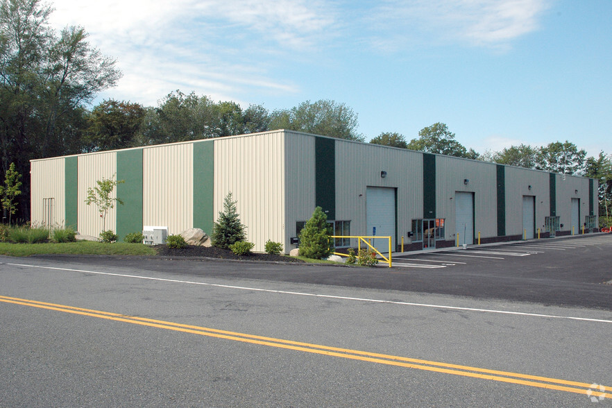 147 Revolutionary Dr, East Taunton, MA for lease - Building Photo - Image 1 of 17