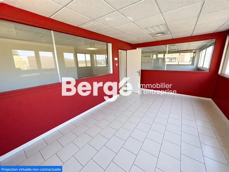 Office in Mouans-Sartoux for lease - Interior Photo - Image 2 of 6
