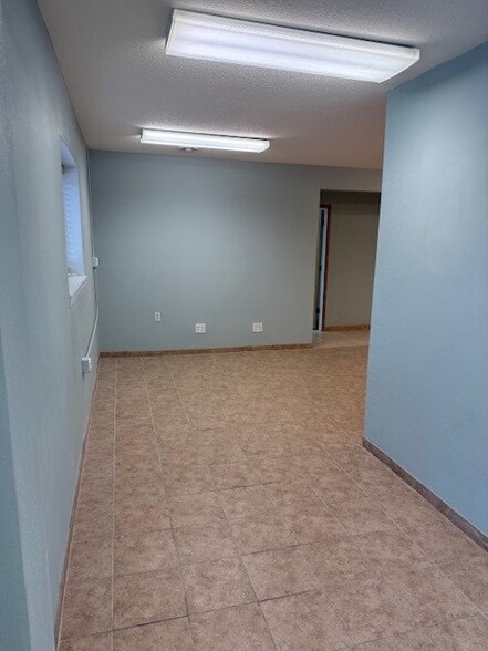 201 W 4th St, Monticello, MN for lease - Building Photo - Image 3 of 8