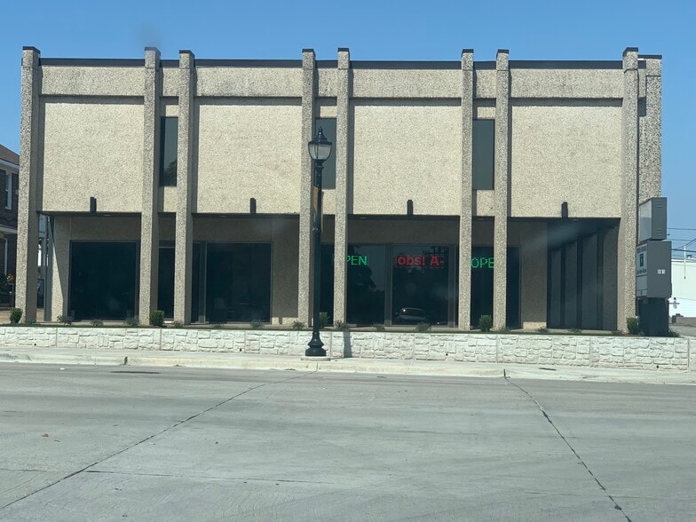 801 E Abram St, Arlington, TX for lease - Building Photo - Image 2 of 15