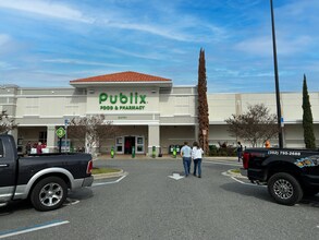 1012 W Main St, Inverness, FL 34450 - Publix Shops at Inverness 