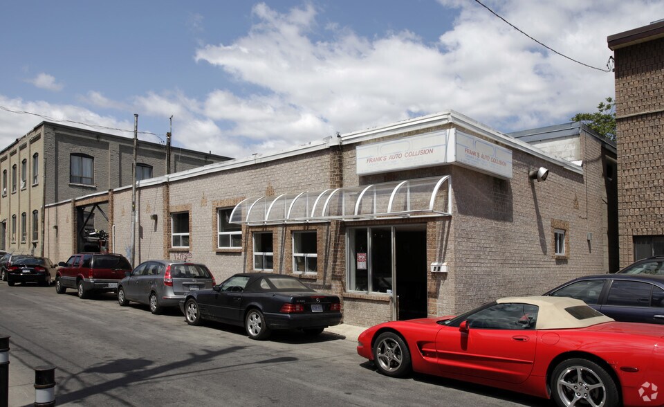 20 Jenet Ave, Toronto, ON for sale - Primary Photo - Image 1 of 2