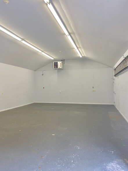 75 Main St, Franklin, NJ for lease - Building Photo - Image 3 of 8