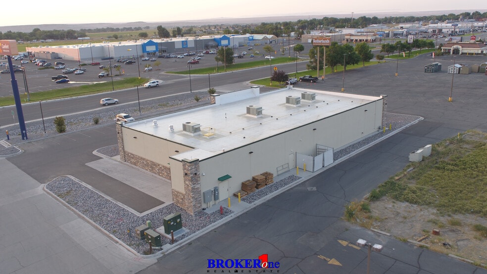 2010 N Federal Blvd, Riverton, WY for sale - Building Photo - Image 3 of 10