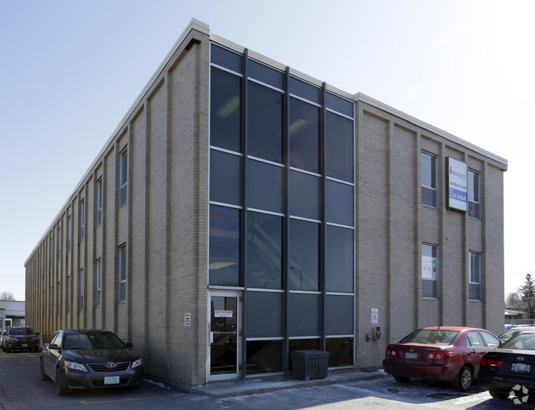 1827 Woodward Dr, Ottawa, ON for lease - Building Photo - Image 3 of 4