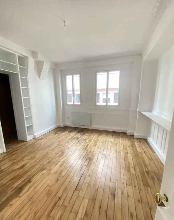 4 Cité Griset, Paris for lease Interior Photo- Image 1 of 10
