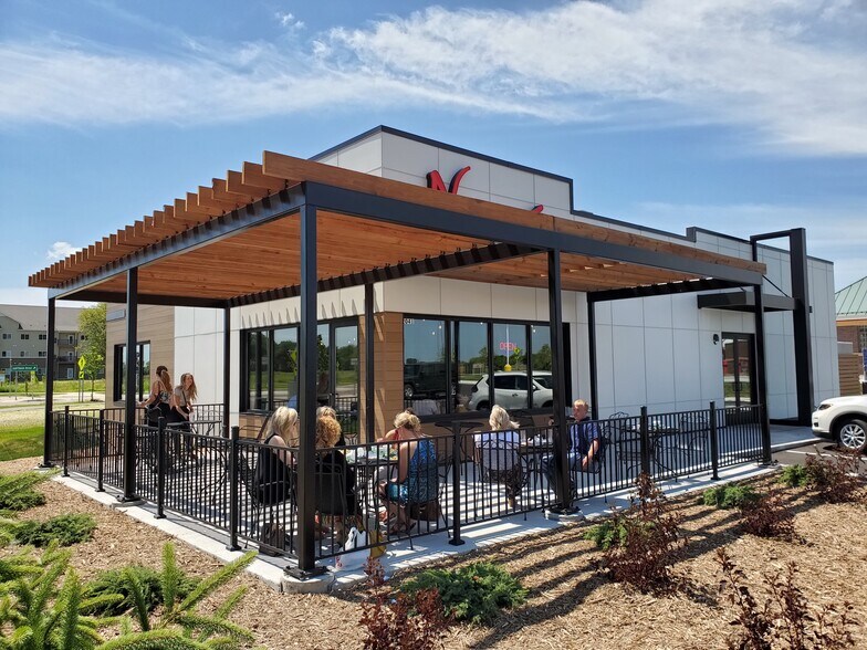 2041 Blazing Star Dr, Mankato, MN 56001