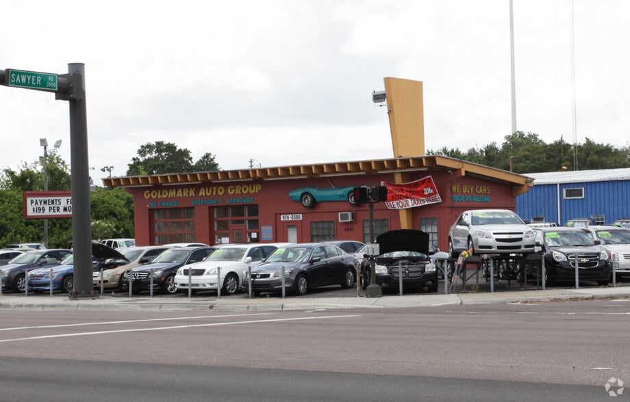 4000 Bee Ridge Rd, Sarasota, FL for sale - Building Photo - Image 2 of 2