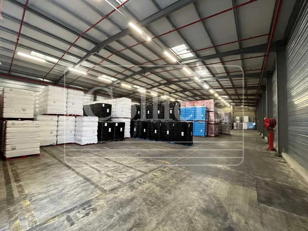 Industrial in Tarascon for lease Interior Photo- Image 1 of 8