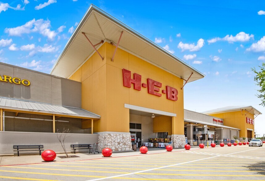 19660-20030 Southwest Fwy, Sugar Land, TX for lease - Building Photo - Image 2 of 11