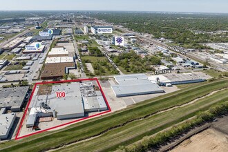 700 E 37th St N, Wichita, KS - Aerial  map view
