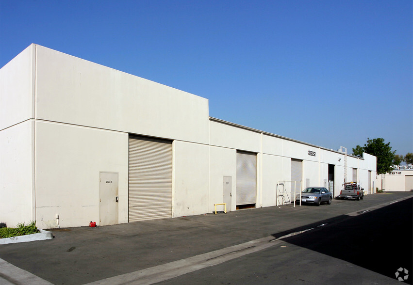 2822 Walnut Ave, Tustin, CA for lease - Building Photo - Image 2 of 10