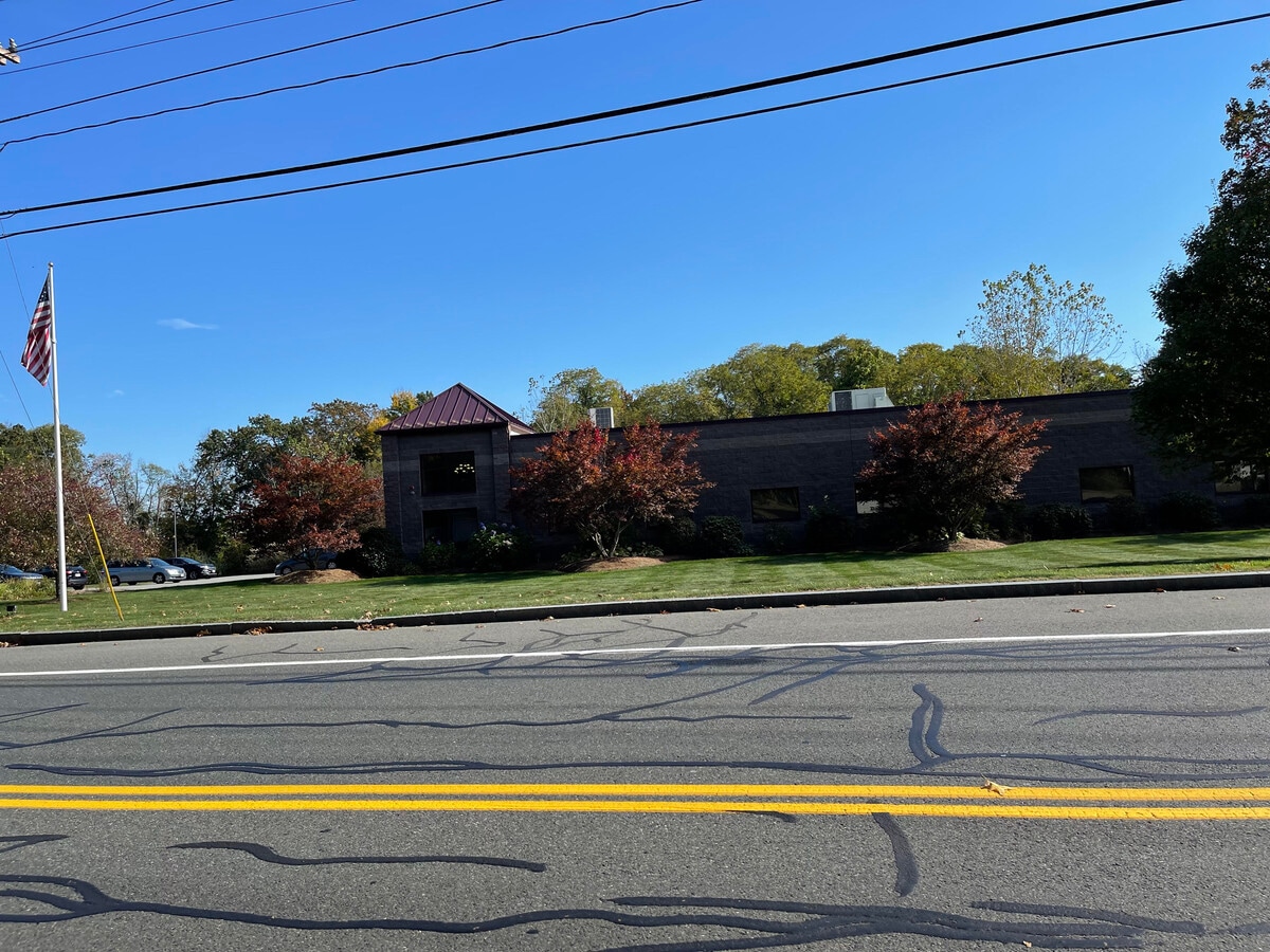 850 Sheridan St, Chicopee, MA 01020