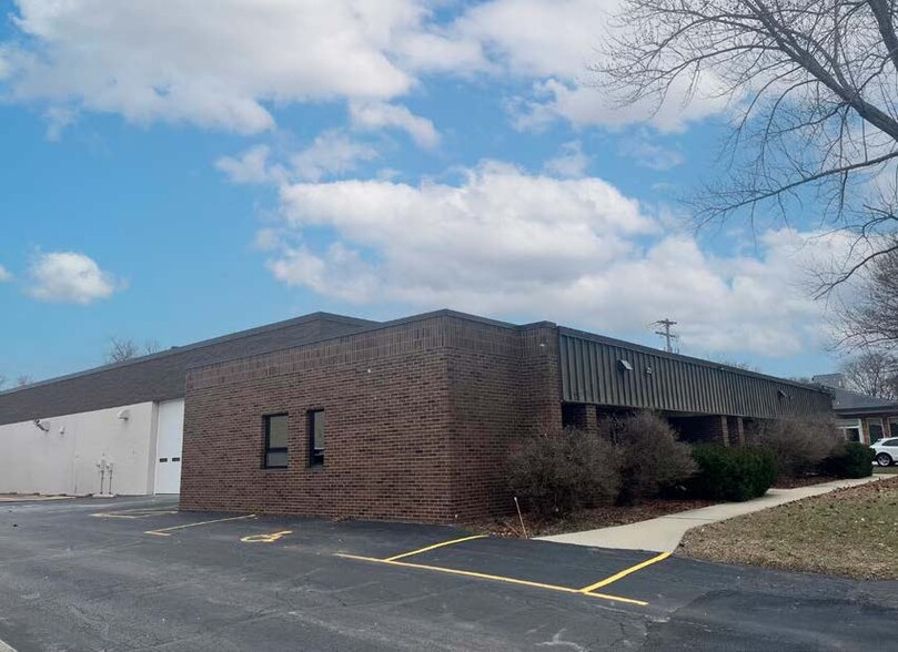 12665 W Townsend St, Brookfield, WI for lease - Building Photo - Image 1 of 6