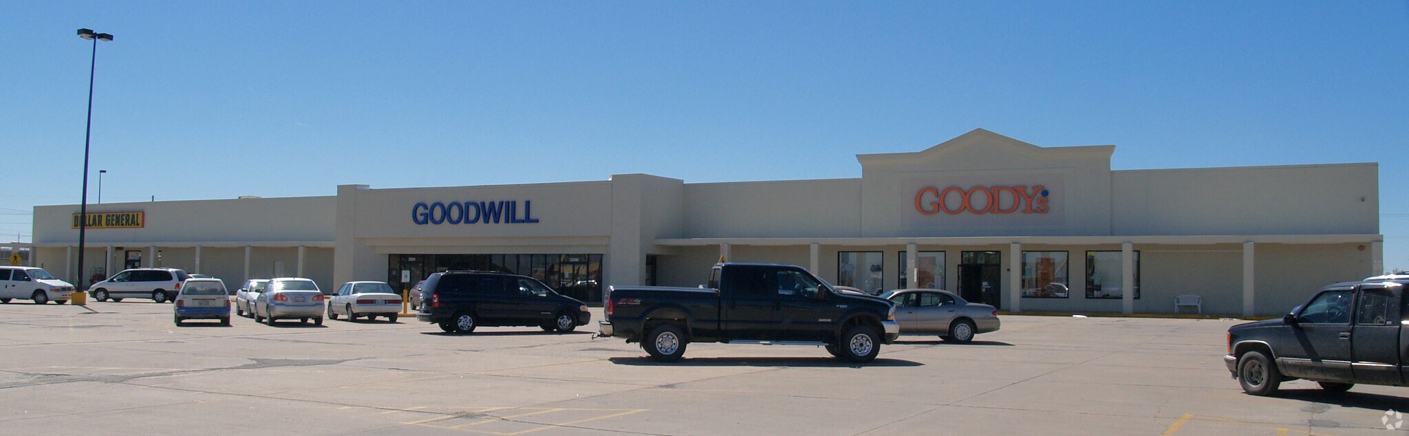 2204-2212 Princeton Circle Dr, Ottawa, KS for sale Primary Photo- Image 1 of 1