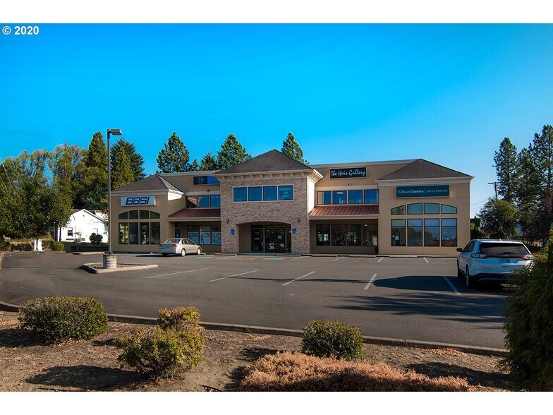 2198 NE Stephens St, Roseburg, OR 97470