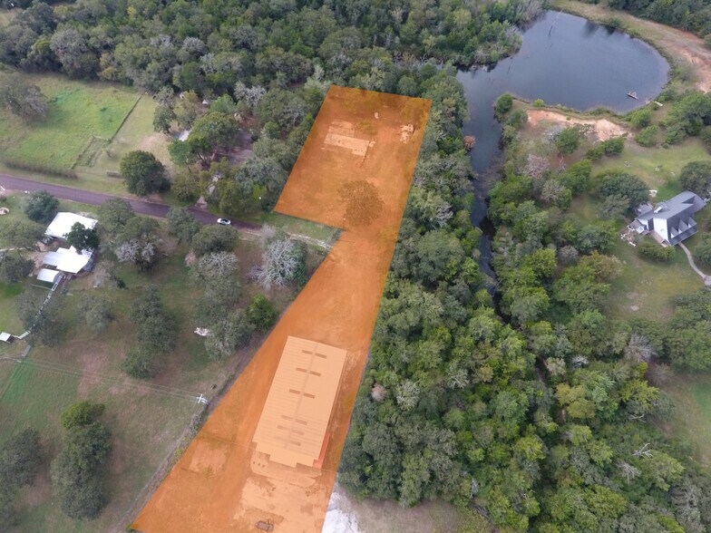 5298 S State Highway 6, Hearne, TX 77859