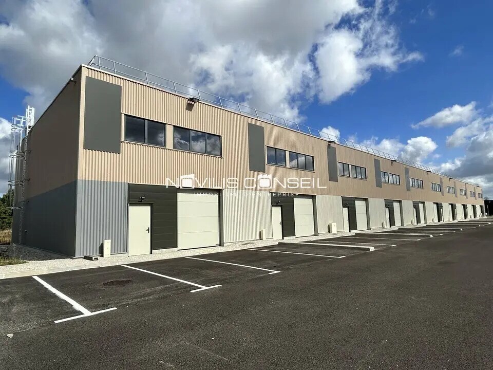 Flex in Montauban for lease Building Photo- Image 1 of 13