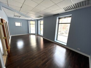 650 N Dearborn St, Chicago, IL for lease Interior Photo- Image 2 of 5