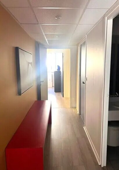 Office in Lyon for lease - Interior Photo - Image 3 of 15