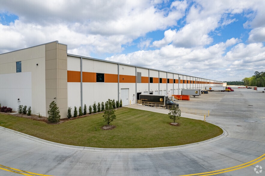 Main Gate Logistics Center, Garden City, GA for lease - Building Photo - Image 2 of 4
