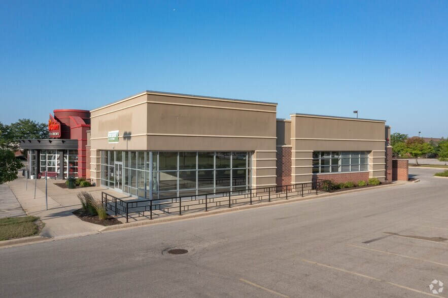 6700 Green Bay Rd, Kenosha, WI for lease - Building Photo - Image 1 of 16