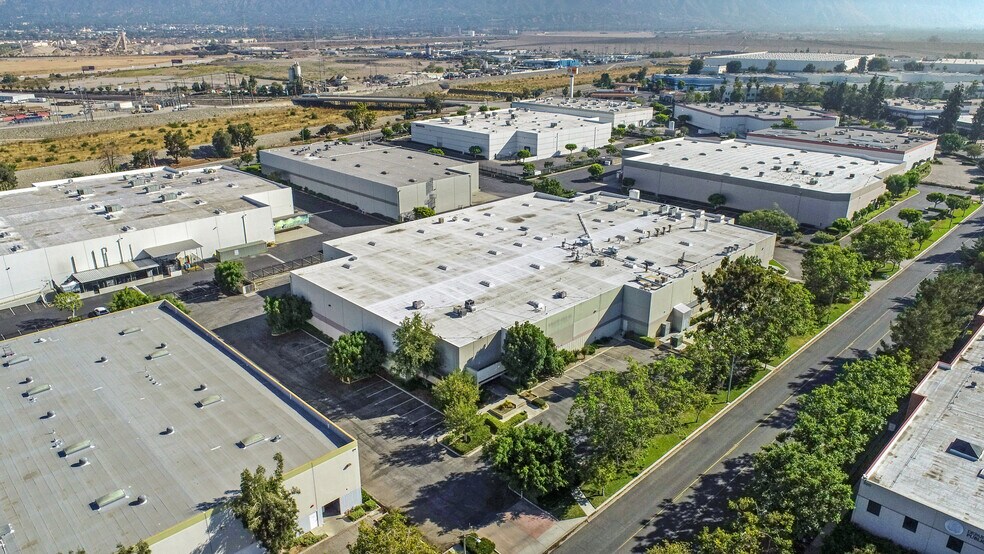 5101-5121 Commerce Dr, Baldwin Park, CA for sale - Building Photo - Image 1 of 1